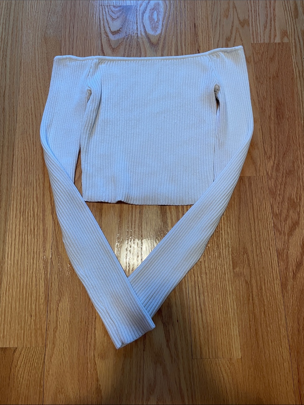 Hollister Off-Shoulder Ribbed Crop Top — White